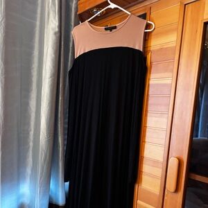 Elegant Black and Tan Maxi Dress